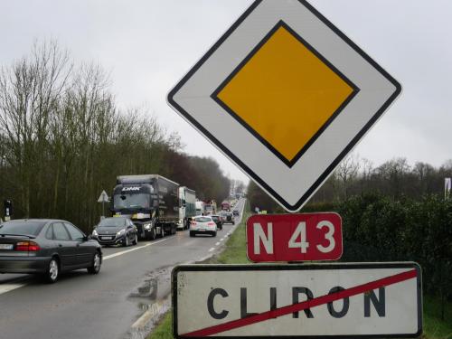 _lunion's tweet photo. Prudence et patience : gros bouchon sur la RN 43 à hauteur de #Cliron https://t.co/L8sYQwJYqO https://t.co/4B2Dm2snTx