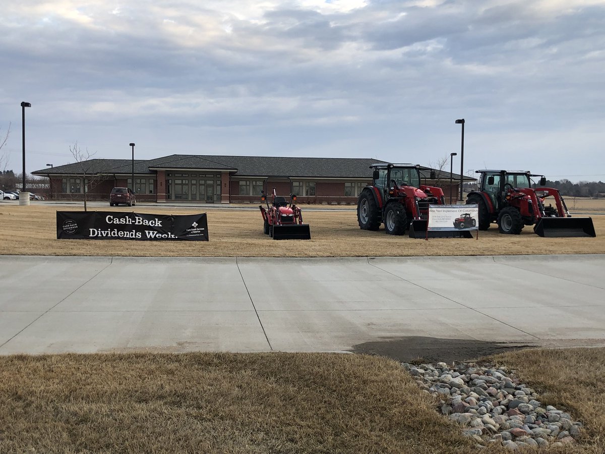 TrentJanssen's tweet photo. It’s Thursday, which means here at FCSAMERICA and Frontier we are in our 4th day of Dividend Week!! $200 Million being delivered back to local communities across our 5 States we serve. @FCSAmerica @FrontierFarmCr #ServingAg #CustomerOwned #BuildingStrongerCommunities https://t.co/KMVfeviFey