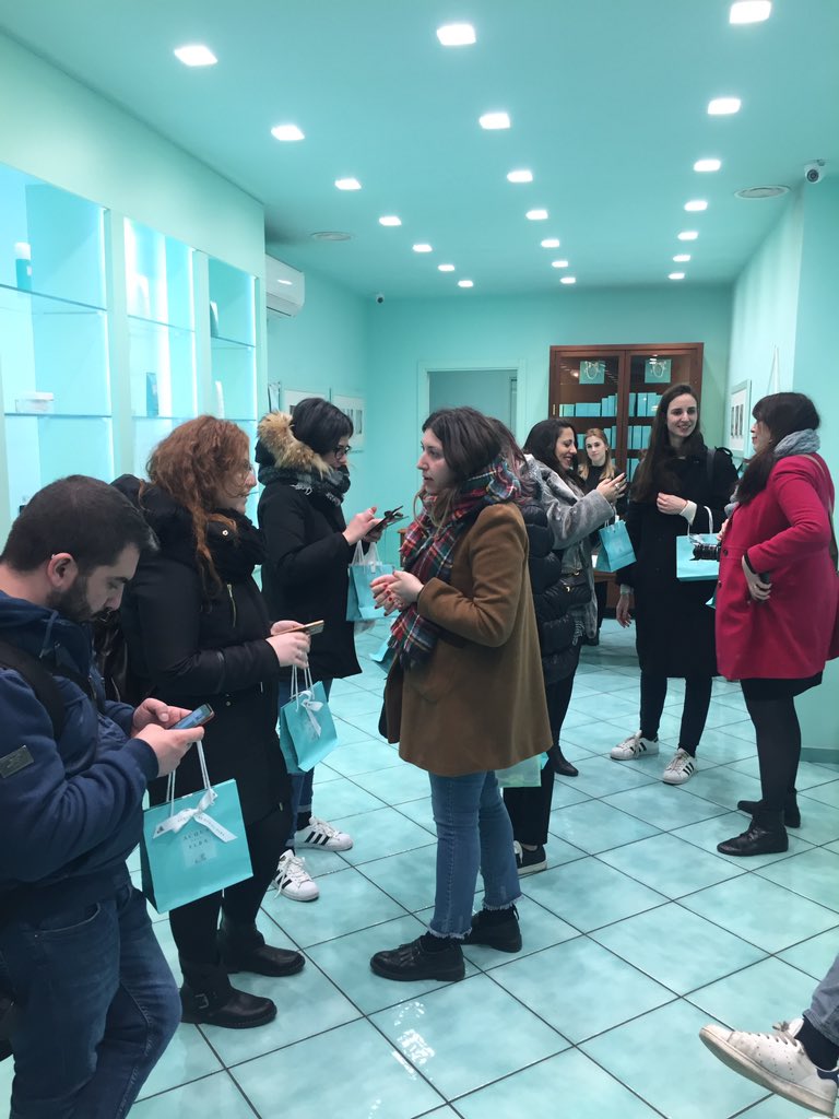 AcquadellElba's tweet photo. Grazie a @destinationflo che ha organizzato con @c4antonio un seguitissimo #FUP2018 e il blogtour nella #firenze insolita, passando anche da #Acquadellelba #ViaCalzaiuoli. 💚 https://t.co/aNvCA3tXxS