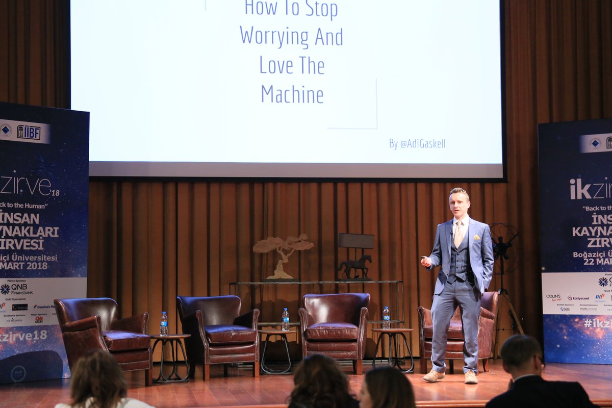 Boğaziçi Üniversitesi İnsan Kaynakları Zirvesi'nin son konuğu <a href="/VTC/">Virtual Training Company</a> Group İnovasyon Direktörü Adi Gaskell <a href="/adigaskell/">Adi Gaskell</a> 'Yapay Zeka İş Başında' adlı konuşmasıyla sahnede! #ikzirve18