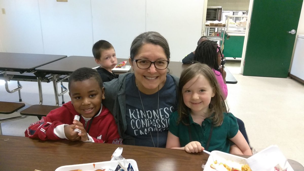 LisaDalachinsky's tweet photo. Ss & Ts 💖
Staff Kickball, Character Cafe, & Dance Party Lunch @NBFelem #Earlyrelease #FUNTIME had by all #NOVABUZZ 🐝 Have a great Spring Break! #knownova @casey_garmen @JoeyBGoodman @LorrieDurkin @jodiperraud1 @PerraudRussell #KidsDeserveIt https://t.co/45dJbyshZw