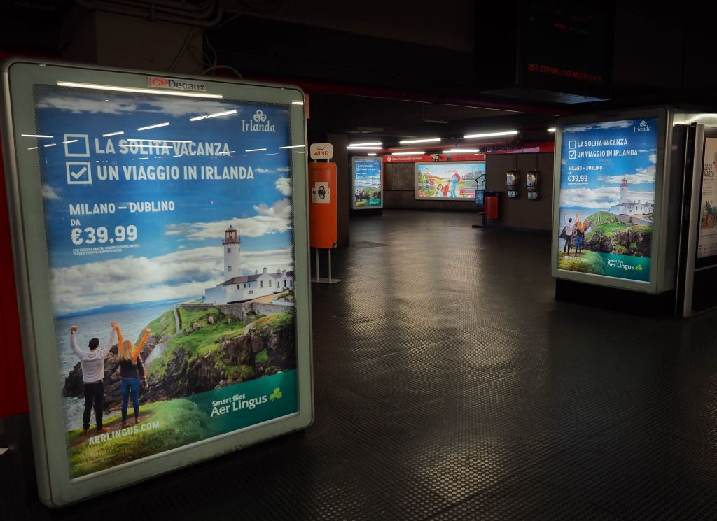 TourismIreland's tweet photo. #Ireland goes underground in Milan 😀... our billboard campaign with @aerlingus is now under way in 59 metro stations 🇮🇹 https://t.co/kJwQO07dHF