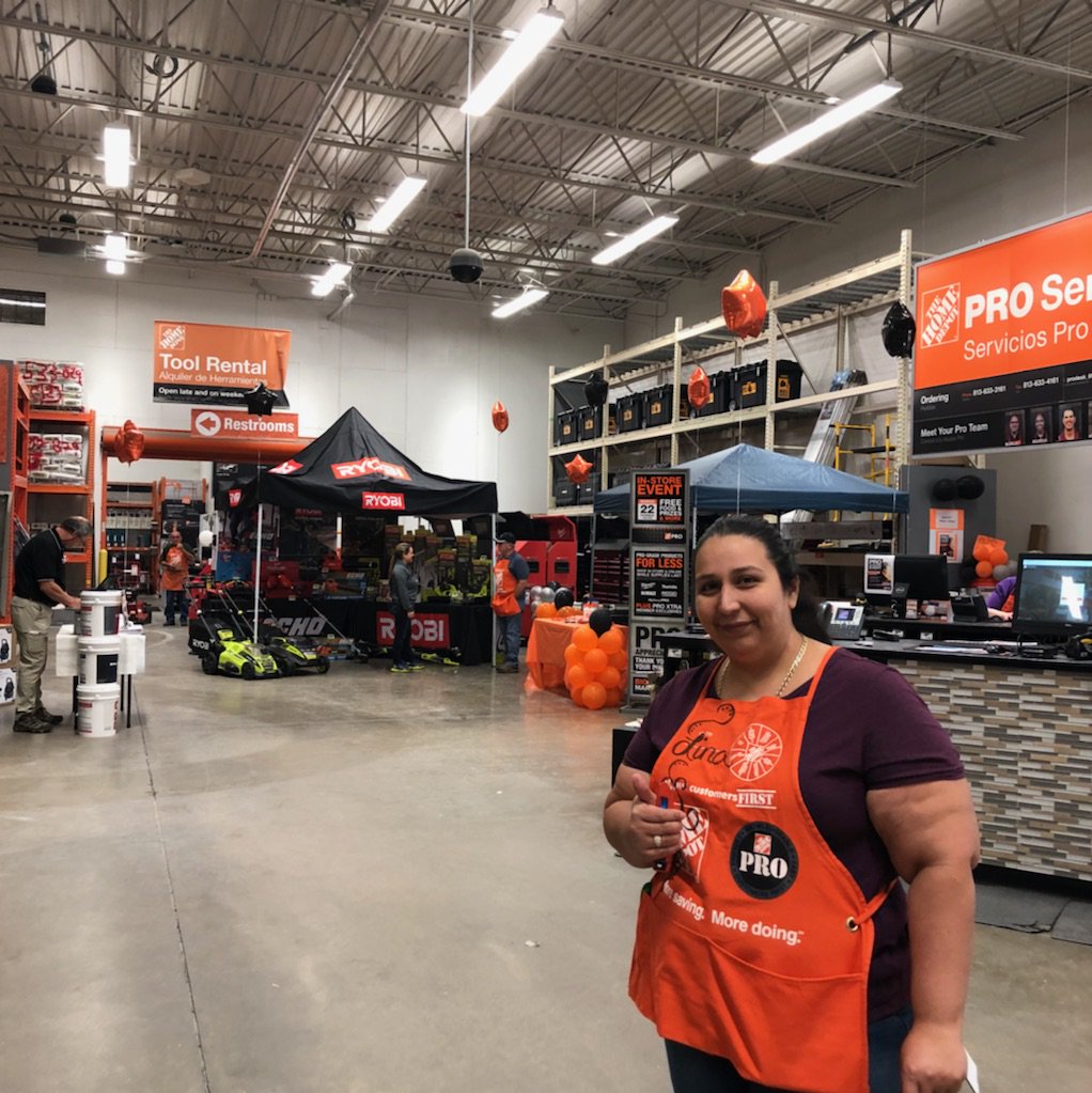 pt_bfloborn's tweet photo. Round 2 with food...Lina, John and Malcolm are grilling!!! 
@marcialrod165 @HD_TonyD @thd_alex @SunCity_6951 
@swbbav 
@CathyAlmaguer https://t.co/NPAZmQPhGP