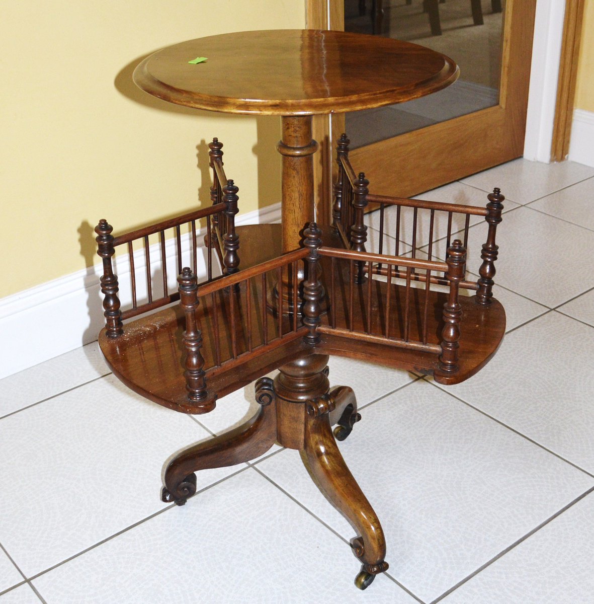righttime_2sell's tweet photo. RARE VICTORIAN MAHOGANY BOOKSTAND https://t.co/wxhdUHuUok #antiques #sellingantiques #marlow #henley via @eBaySellers_UK https://t.co/EjQJDo4FRn