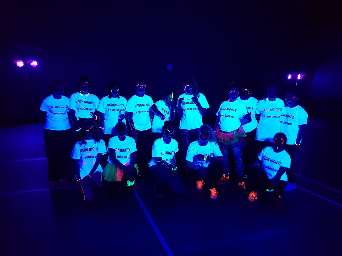 ZumbaCaz5's tweet photo. #neonbecketts #ZumbaClasses #ZUMBA Fab class tonight at Leeds Beckett University with a great group of ladies x https://t.co/uXycDBw7lx