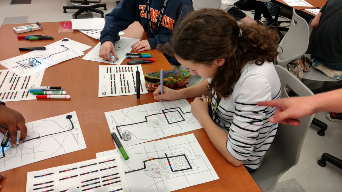 coachjaci's tweet photo. Using ozobots to learn how food travels through the digestive system . @LaingMiddle @CCSDInnovation @CCSDConnects  @Ozobot https://t.co/dDRrA3jiA5