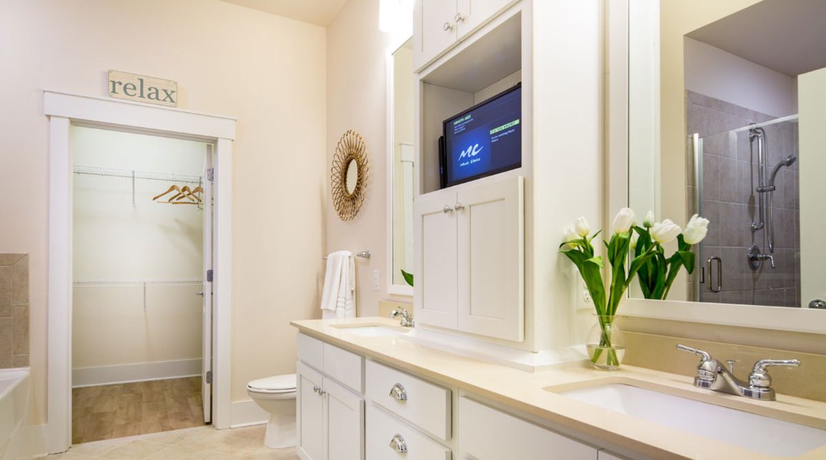 Who doesn’t love a luxurious spa style bathroom? Holly Crest features huge walk in showers with rain down shower head and garden tubs in our apartments! #getpampered #thisisnwrliving