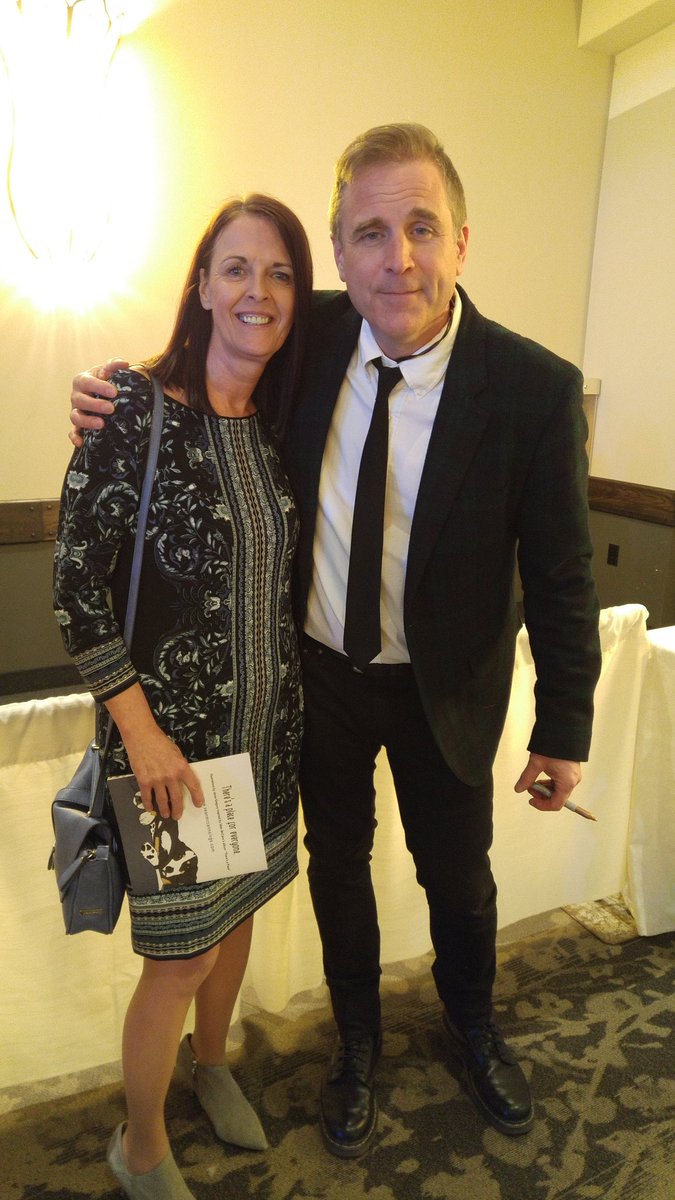 ElaineUskoski's tweet image. Thanks for taking time to chat at the Meet &amp;amp; Greet @seanmccannsings #SeanMcCann #AddictionRecovery @HomewoodHealth