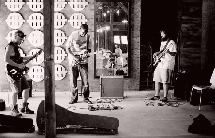 Get your blues on with <a href="/KentBurnside/">Kent Burnside</a> &amp; The <a href="/Flood_brothers/">The Flood Brothers</a> at <a href="/DazzleDenver/">Dazzle</a> tonight at 7pm and tomorrow at 6pm and 8:30pm: buff.ly/2HWiWKs