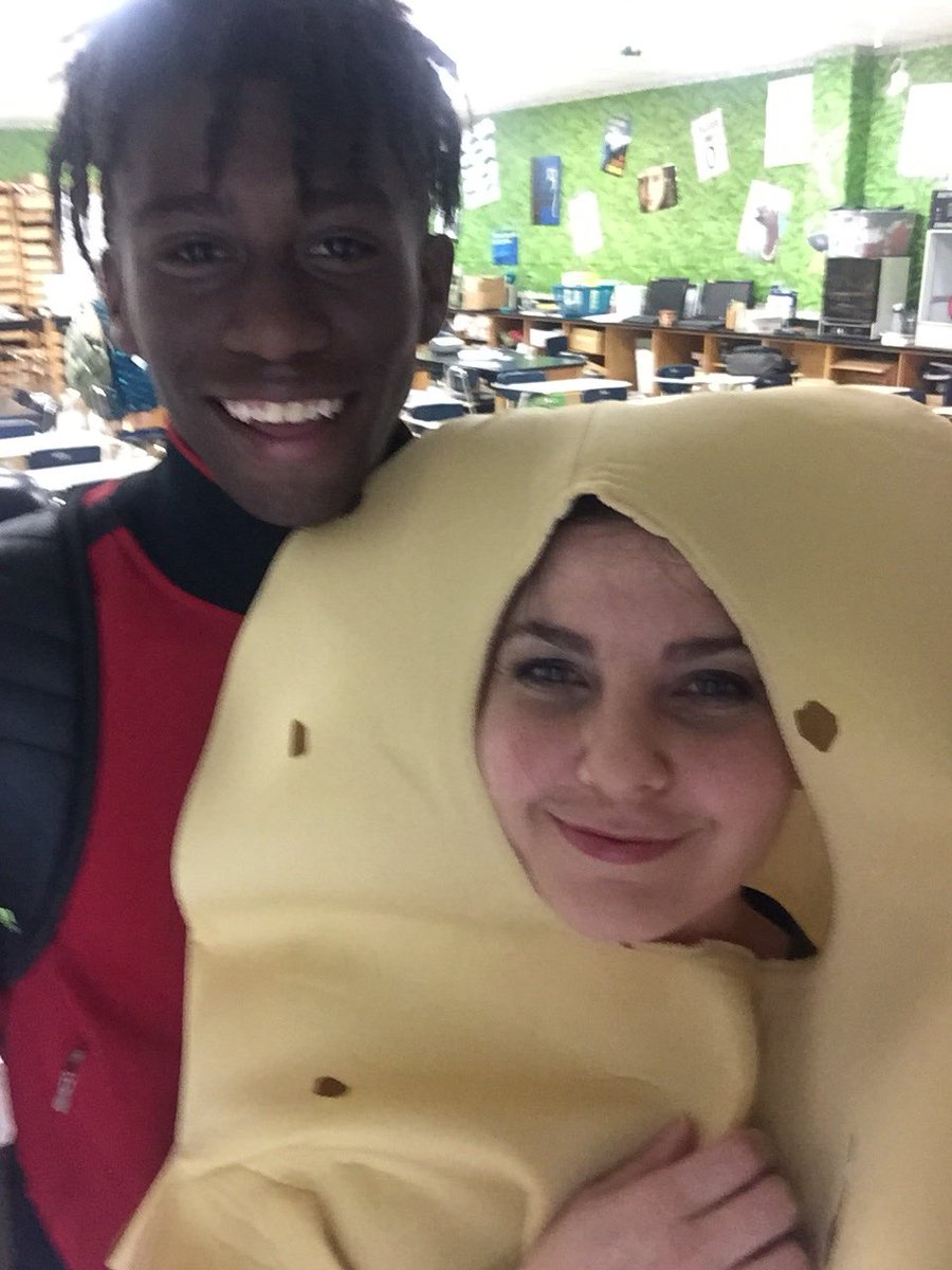 Queen_Nerdling's tweet photo. Shining Stars silly photo today. I may or may not have run through the halls afterwards dressed like a Potato. #nerdling #queennerdling #TexanPride https://t.co/7gcXgTfd0k