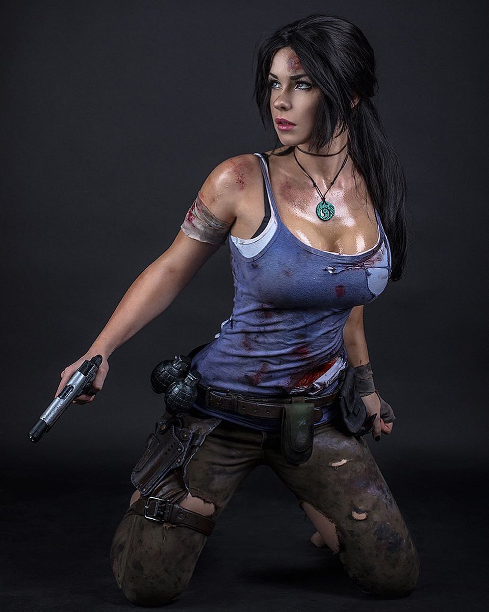 Cosplay lara croft Jaw