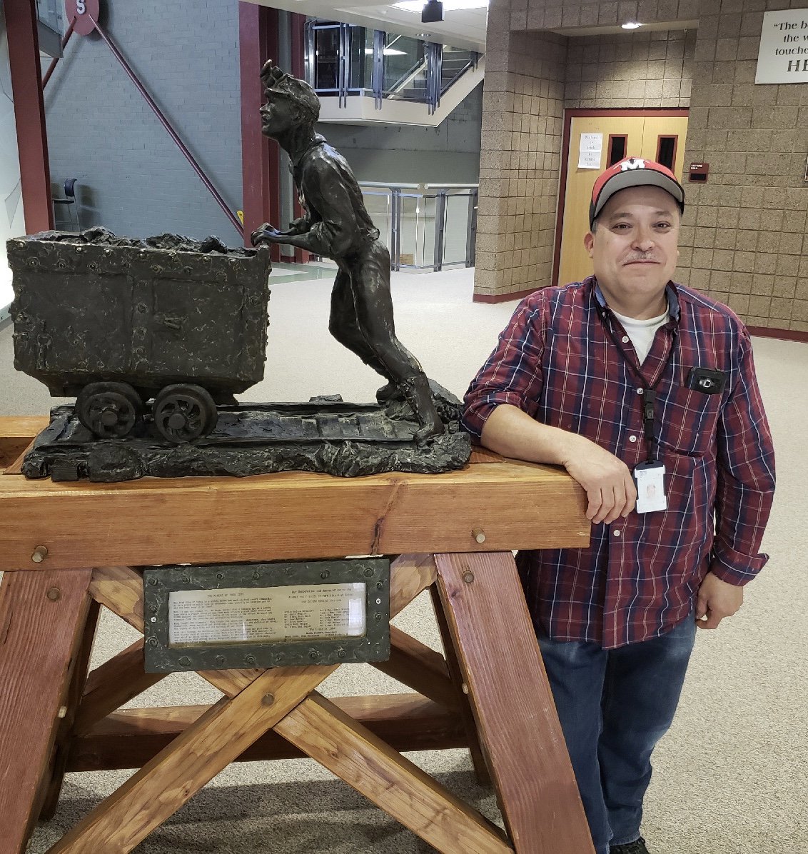 parkcityschools's tweet photo. Congratulations to Park City High's Candelario "Cande" Ponce who has been named the  Utah School Employee Association's "Education Support Professional of the Year" in the custodian category. @USEAUTAH @ParkCityMiners https://t.co/8Vp5OqCBUJ