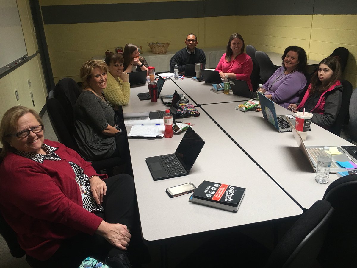 lmontgo's tweet photo. #Pinnacle Connect discussing #learnlikeapirate @burgessdave @GastonSchools #gcsk12 #PiedmontDLC @aundreajenkins @Goodson @kaleathe615 @stephiengardner @SandyEngbarth @21stCentEdu @cwturner34 @CindeeMatson @tthomassen @jmammano https://t.co/DyDzcbApH0