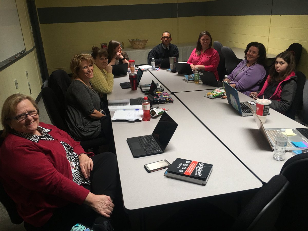 lmontgo's tweet photo. #Pinnacle Connect discussing #learnlikeapirate @burgessdave @GastonSchools #gcsk12 #PiedmontDLC @aundreajenkins @Goodson @kaleathe615 @stephiengardner @SandyEngbarth @21stCentEdu @cwturner34 @CindeeMatson @tthomassen @jmammano https://t.co/DyDzcbApH0