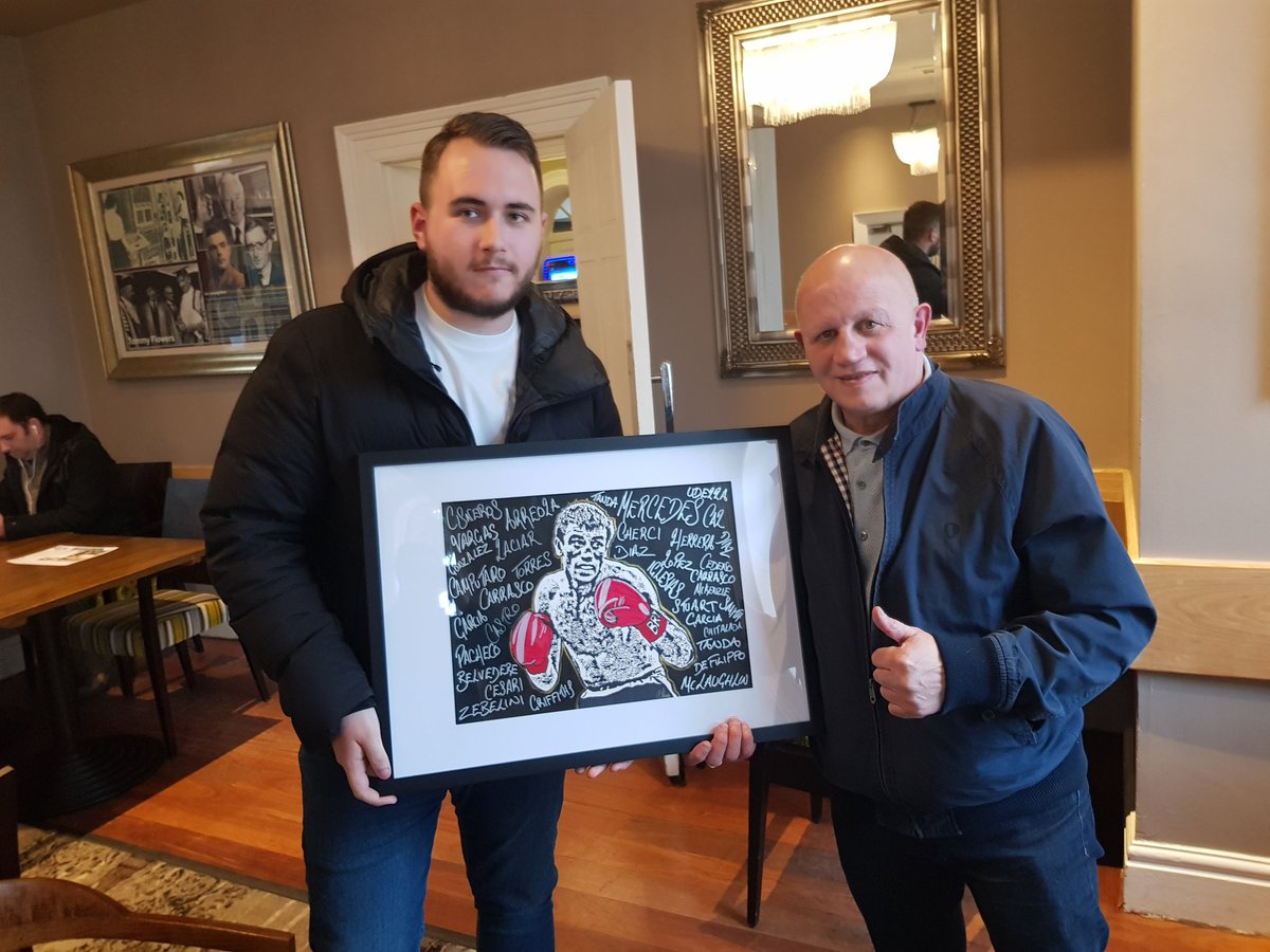 Got to finally meet @CharDaShanksi  today and he gave me this amazing drawing with all my pro fights on, it was great meeting you mate. Thanks once again. #Eastlondon
