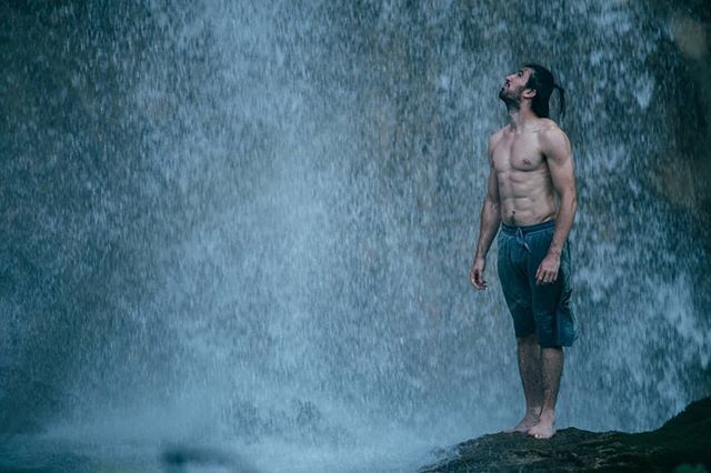 SKOCHYPSTIKS's tweet photo. Yes, yes, snow is soft and lovely, winters are beautiful but SUMMER please hurry up!!! #throwback with @theplodo washing his #Skochy ShortsX
.
.
.
.
📸@rog.a.ti
👖 @skochypstiks clothing #Skochy #MadeInSerbia #ForPeopleInMotion #ParkourClothing #Motion… https://t.co/ZBWwnwuK5F https://t.co/tytSI7Tlf5