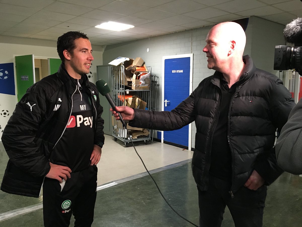 fcgroningen's tweet photo. Mischa Visser voor de microfoon van @FCGroningenTV. Geslaagd voor zijn proeve van bekwaamheid! #grogro #trotsvanhetnoorden https://t.co/7ds5Hf3v1l