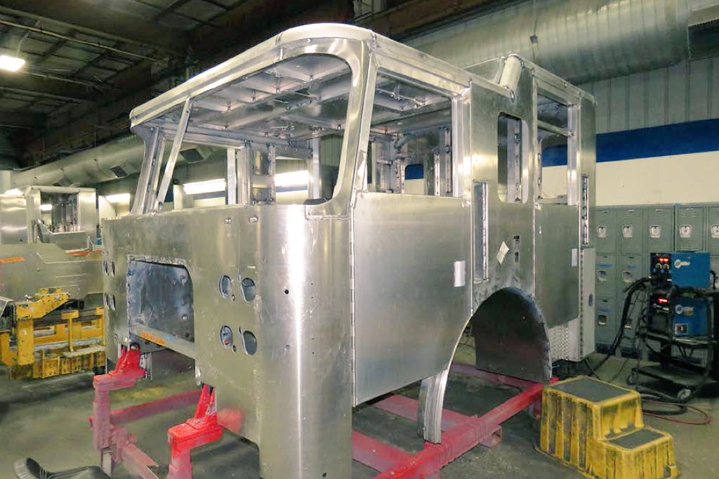 PFDTonySneidar's tweet image. First look at new @PierceMfg #tillerladder #firetruck in production for @PhillyFireDept - #PFDLogistics @PhillyMayor