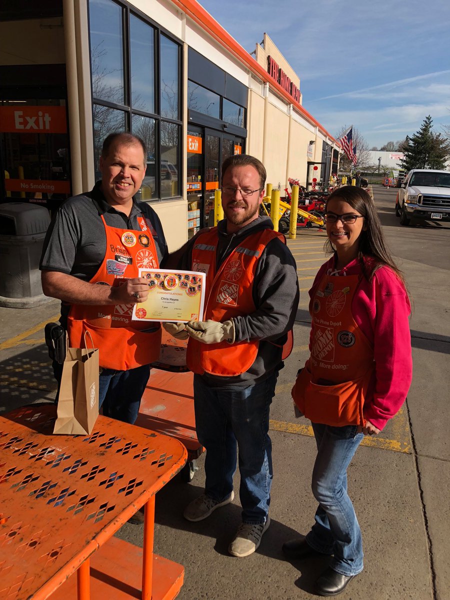 d30_4006's tweet photo. Congrats Chris! 7 years! Thanks for all your hard work! https://t.co/elVW3uQrEv