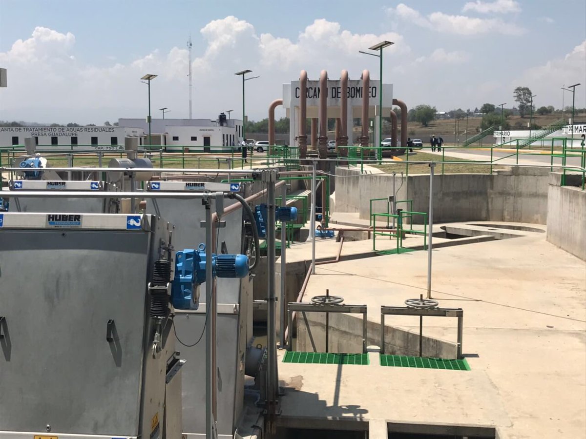 Rafael_DiazLeal's tweet photo. En #CuautitlánIzcalli visité la Planta de Tratamiento "Presa de Guadalupe" para revisar su funcionamiento. En línea con el #PlanDeDesarrolloEdoméx 2017-2023, impulsaremos obras que promuevan un uso responsable de nuestros recursos para cuidar el medio ambiente #DíaMundialDelAgua https://t.co/3D67V3WQBs