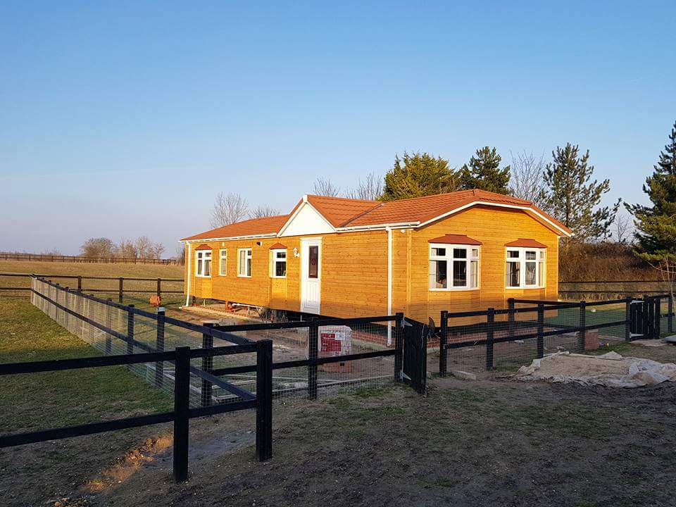 PgCarpentryLTD's tweet photo. Mobile home converted into a log cabin #PgcarpentryLTD https://t.co/ETs9zQo4Qx