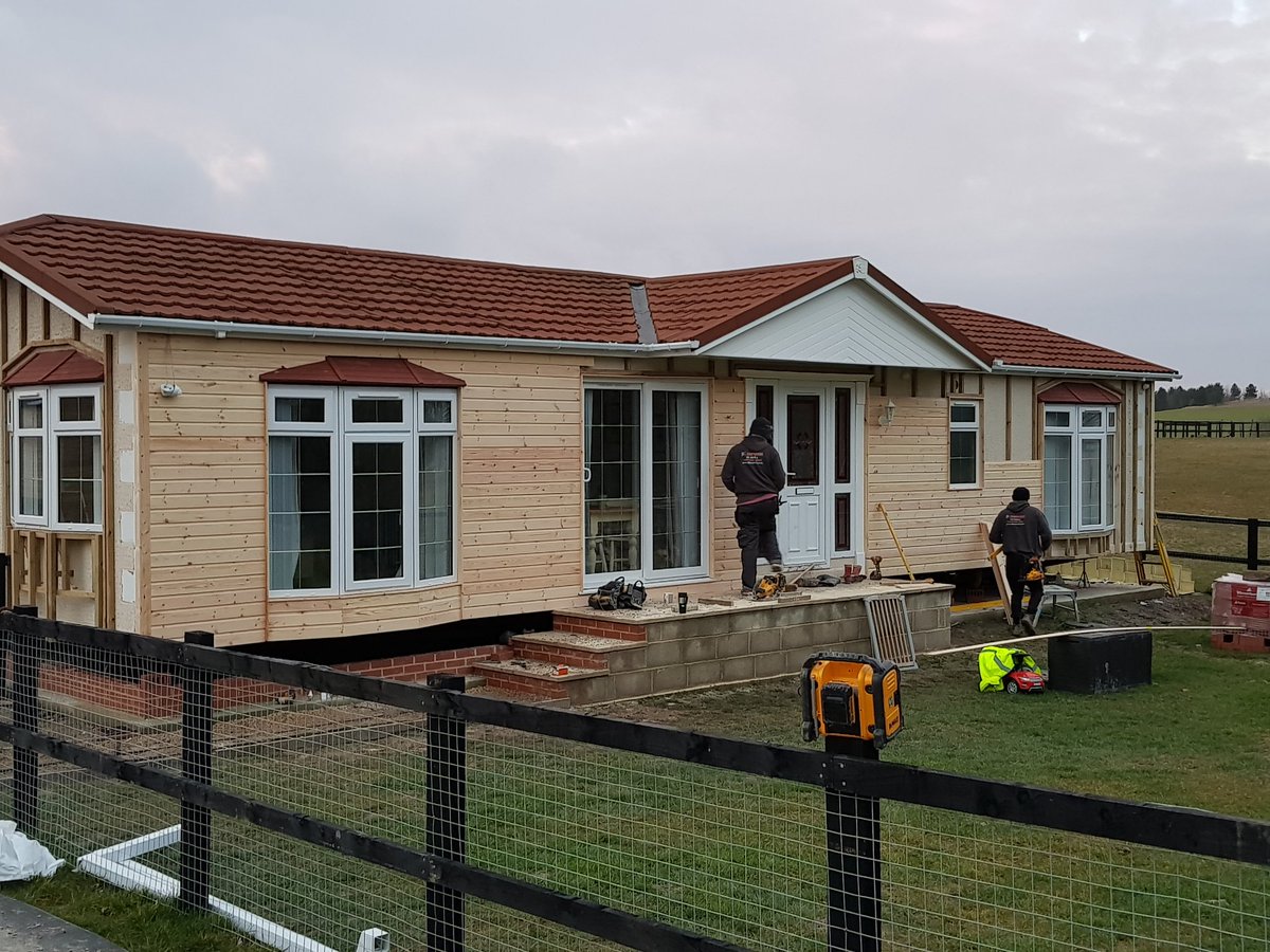 PgCarpentryLTD's tweet photo. Mobile home converted into a log cabin #PgcarpentryLTD https://t.co/ETs9zQo4Qx