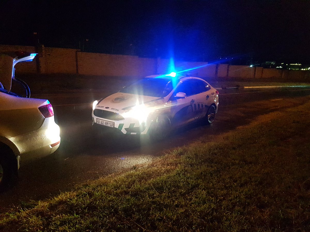 Kikinikiw's tweet photo. Stranded in the middle of nowhere;  in the dark and rain. They came out of nowhere ; changed my tyre and escorted me home.  Good service should be appreciated.  Const Madimole and team @TMPDSafety @tumisole @uBhekiCele https://t.co/WDygu5KOet