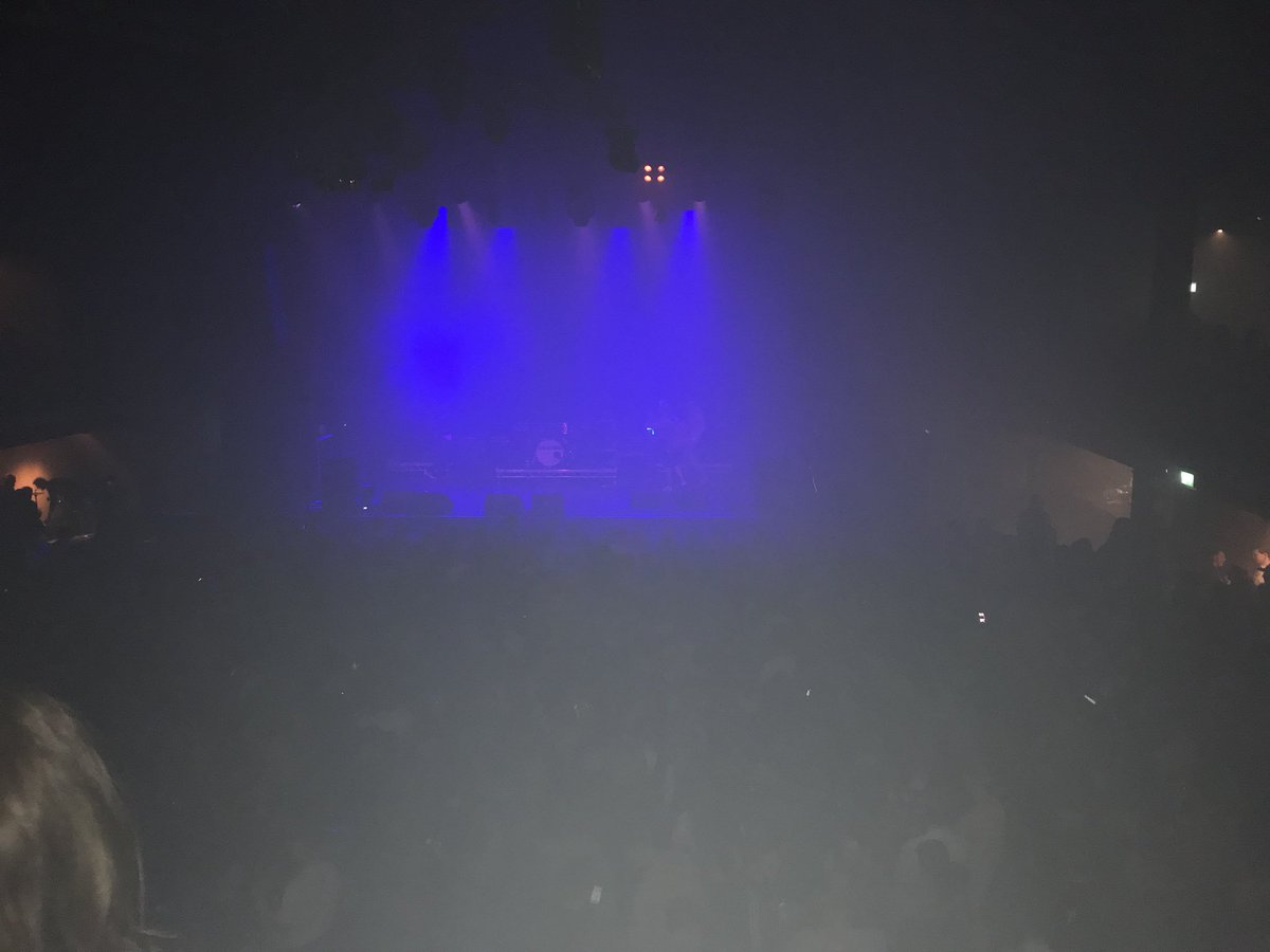 Sausage87's tweet photo. The crowd waiting for @TomGrennanUK https://t.co/YcMFmnzbep