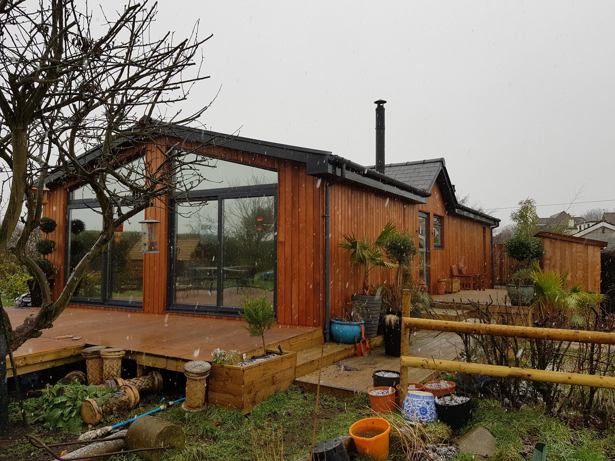 PgCarpentryLTD's tweet photo. A Lot cabin built under the mobile homes act in which this didn't require planning. #PgcarpentryLTD https://t.co/sovN7Sz4pk