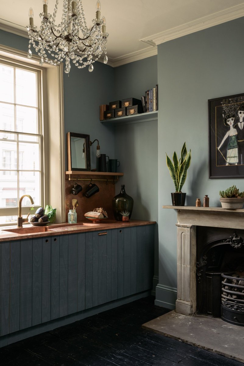 deVOLKitchens's tweet image. The walls in our new @sebastiancoxltd showroom at St. John's Square have been painted in @FarrowandBall's 'Oval Room Blue'. We truly feel like 
there is no better colour to go with our glamorous and luxurious new kitchen, it really does look perfect. #Interiors #PaintedWalls