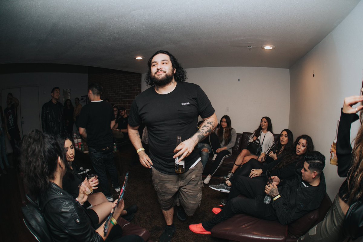 pandafunktv's tweet photo. more photos from the existence tour https://t.co/LHBdY1YQIe
