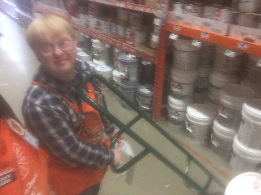 Great job Kyle in paint for working safe while supporting the pro event by mixing a huge pro paint order!  #SafetyBe153 #safetyselfie <a href="/nyyroro/">Ro Rodriguez</a> <a href="/BHommerbocker/">bob hommerbocker</a> @JennHardyRDO <a href="/WendyMcclintock/">Wendy Hulsizer</a> <a href="/ryan3040/">Ryan Hunt</a>