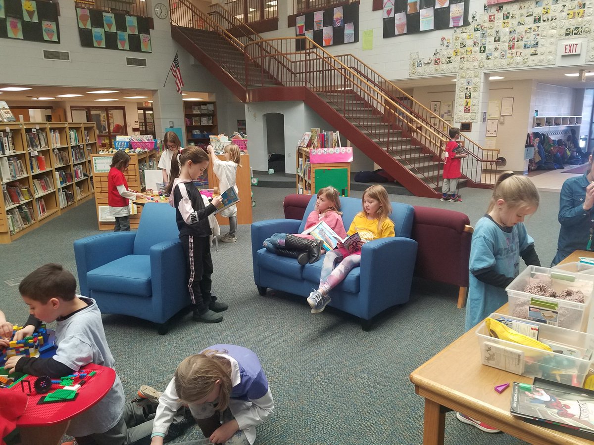 MillCreekReads's tweet photo. Another day in the library creating, collaborating, reading,  learning,  and exploring.
#geneva304
#genovation 
#futurereadylibs https://t.co/T8siBNYJVu