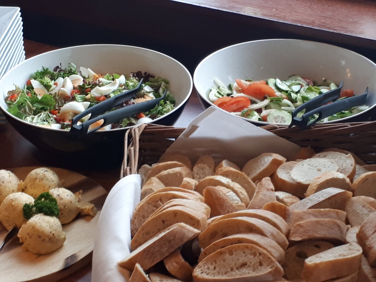 👉 ook wij zijn er klaar voor, dankzij een super buffet, aangeboden door <a href="/DeKlokGendt/">De Klok Gendt</a>.
Wij bedanken de jongens van de Klok voor deze bijzondere bijdrage.
Bataven - <a href="/RKHVV/">RKHVV ⚽️</a>