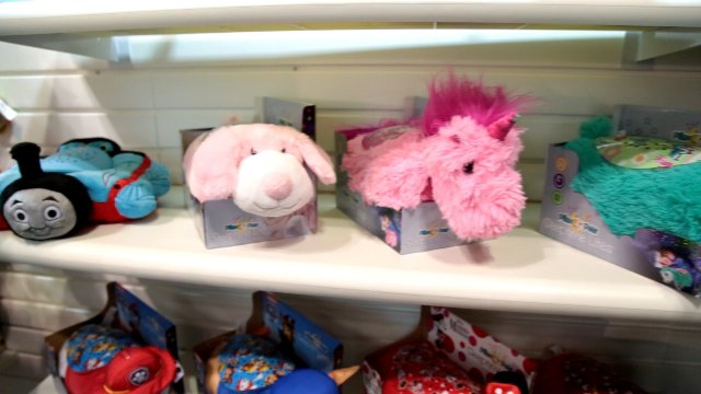 Have a little one that is afraid of the dark? Get them a new Sleeptime Lite from @MyPillowPets! Learn all about the new line in the #MomTV close-up video from #TFNY: amazon.com/dp/B07BL4N285