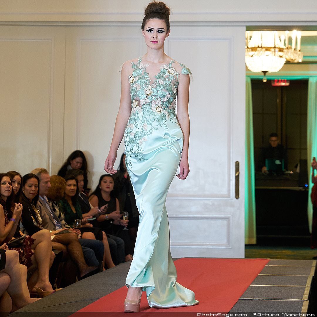 ndiritzy's tweet photo. Green Couture dress at Fashion Community Week San Francisco runway #fcwsf
For business inquiries, email me @ nd
Photo: @arturomancheno
#WearNdiritzy #bossbabe #ndiritzy #womeninbusiness #couturedesigner #plussize #runway #sanfrancisco#couture #fashiondesigner 
#runwayshow #style https://t.co/jSKc12Xllj