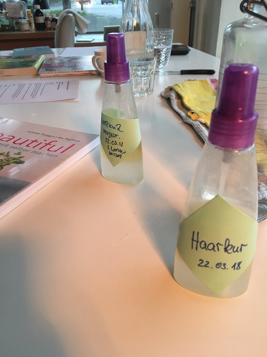 JuliaSchaefer24's tweet photo. @BonnLAB Workshop DIY Haircare #diy #bonnlab #haircare die Haarsprühkur ist schon fertig, das individuelle Shampoo kommt gleich! Hab auf jeden Fall viel Spaß mit @janine_hesse und Thomas 😁☺️ https://t.co/STD6H62EBs