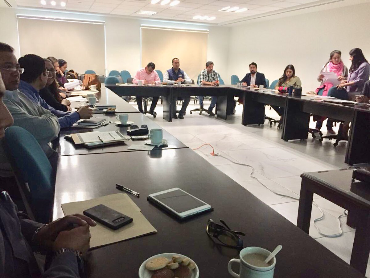 edw_bv86's tweet photo. Iniciando actividades de la 3a Reunión Ordinaria del CEVE con las instituciones del sector salud. Abordando el tema de Tuberculosis, sin duda un reto prioritario en salud pública.
@Salud_Hidalgo @LolitaOsorio_ @tiapreferida @SSH_Escamilla https://t.co/r1Ds6oOXfz