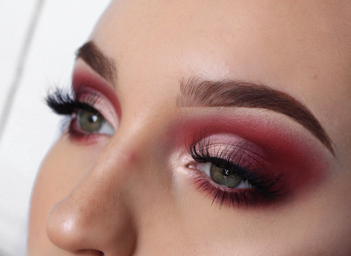 vickiciftci's tweet photo. Love me some warm tones
@ABHcosmetics MR palette 
@NyxCosmetics brow pomade 
@NARSCosmetics natural radiant longwear foundation https://t.co/ZszNwdfcQw