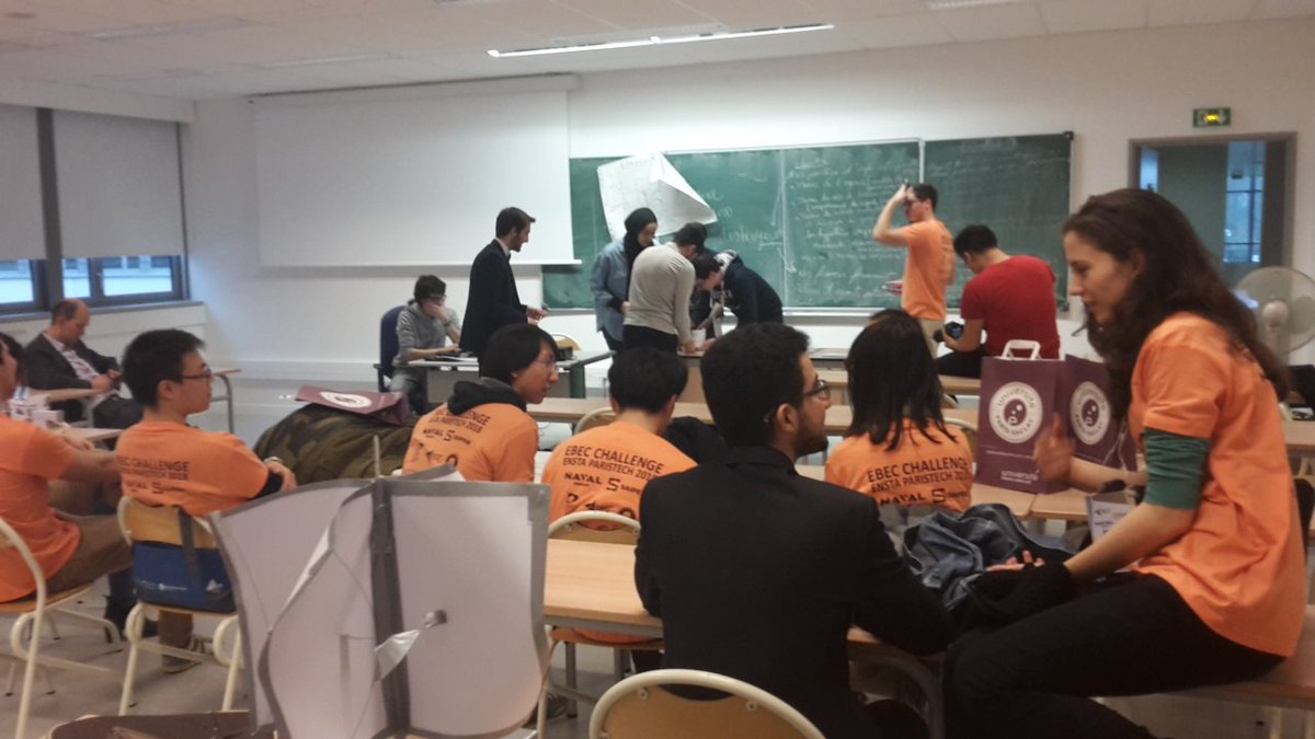BEST_ENSTA's tweet photo. Du monde pour l'#EBECTeamDesign à l'@ENSTAParisTech organisé par @BEST_ENSTA. Qui gagnera les prix de @VirtualRoomFR et @Sciences_Avenir ? Qui remportera les prix coup de coeur de #Saipem et @navalgroup ? Réponse dans quelques minutes... https://t.co/LkbRkSwq3O