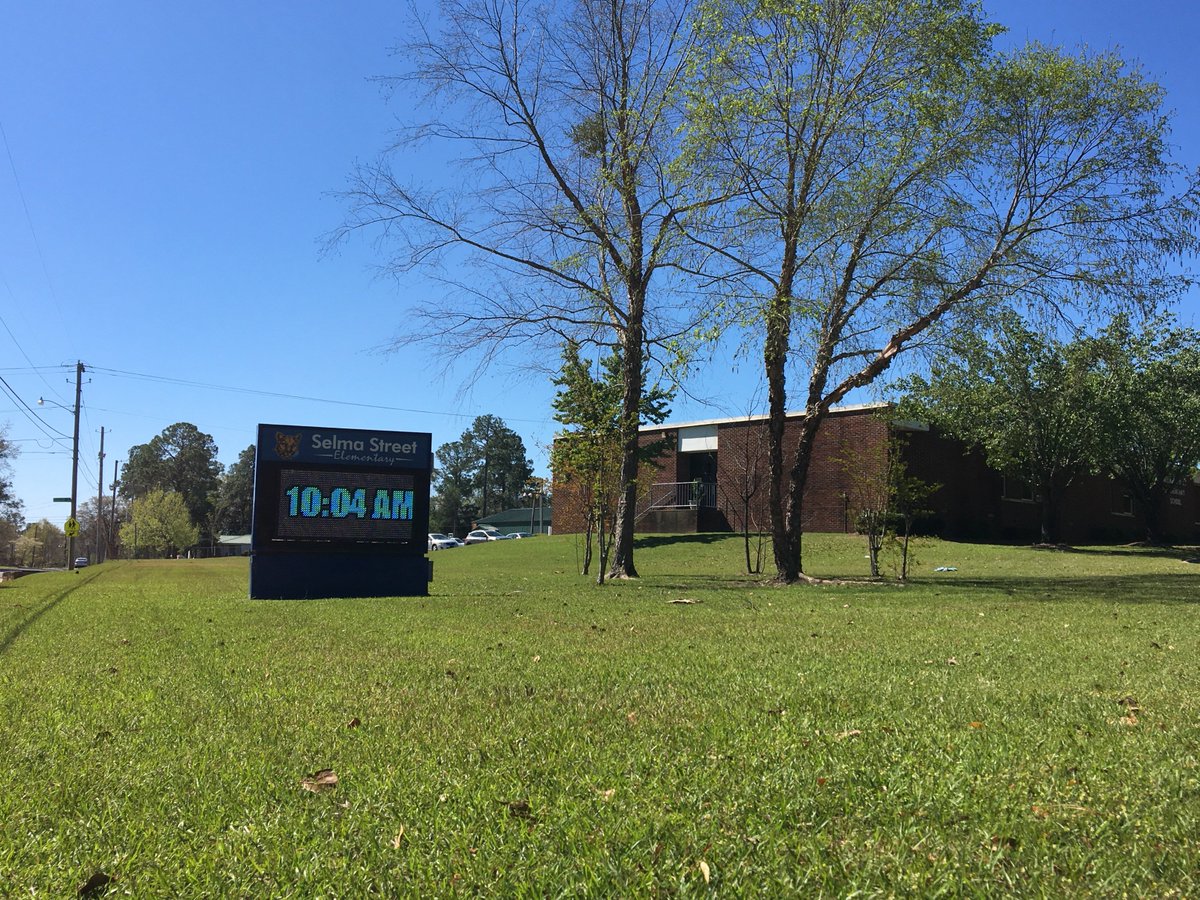 Are your student's parents forgetting what happens when? A sign next to the car line will help them remember! Fully customizable, Advertise the next field day, or when report cards come out next!
Call us to get a free quote! 888-823-9005 completesigns.net  #heresyoursign