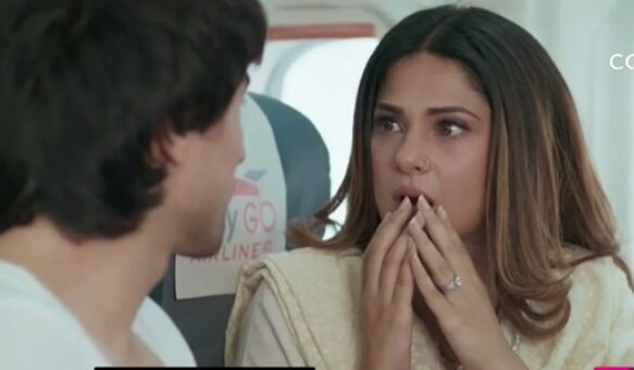 Beyhadhh2's tweet photo. Here we got some awkward moments of Zoya &amp; hilarious moments for us 😂
#Bepannaah https://t.co/T3ZRHKcGSa