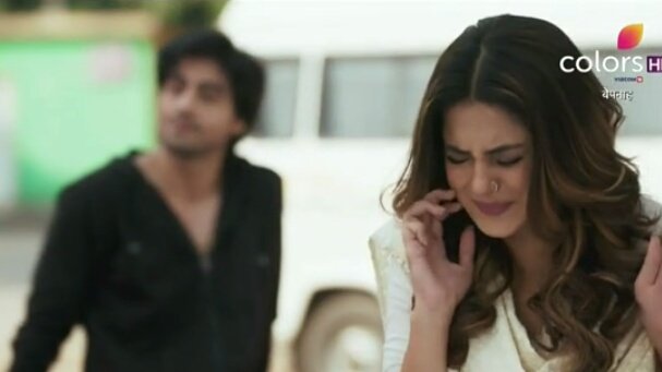 Beyhadhh2's tweet photo. Here we got some awkward moments of Zoya &amp; hilarious moments for us 😂
#Bepannaah https://t.co/T3ZRHKcGSa