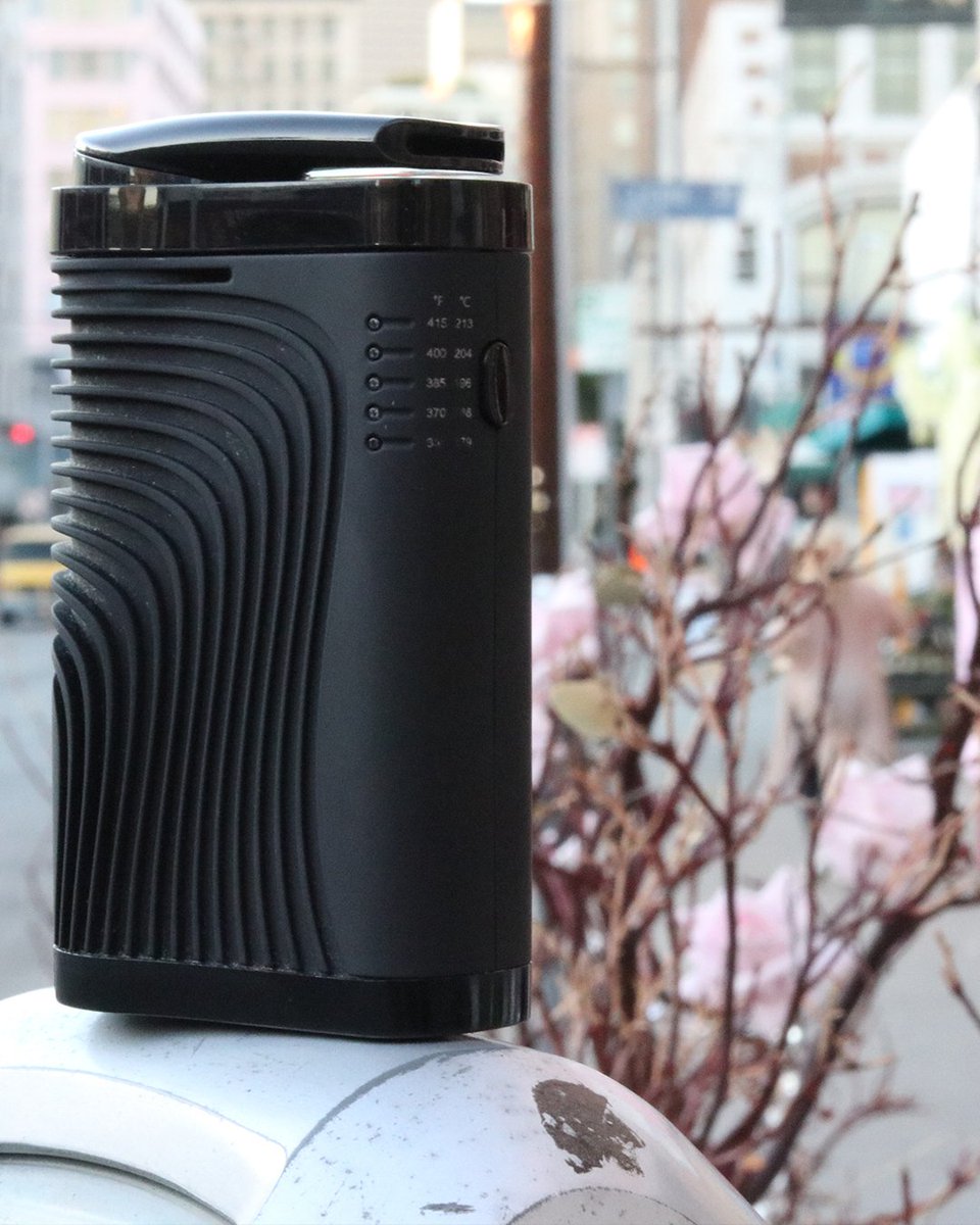 BNDLSTECH's tweet photo. With five preset temperatures, the CF proves to be quick, efficient, and perfect for all occasions.
#bndlstech https://t.co/jmDYN3nmib