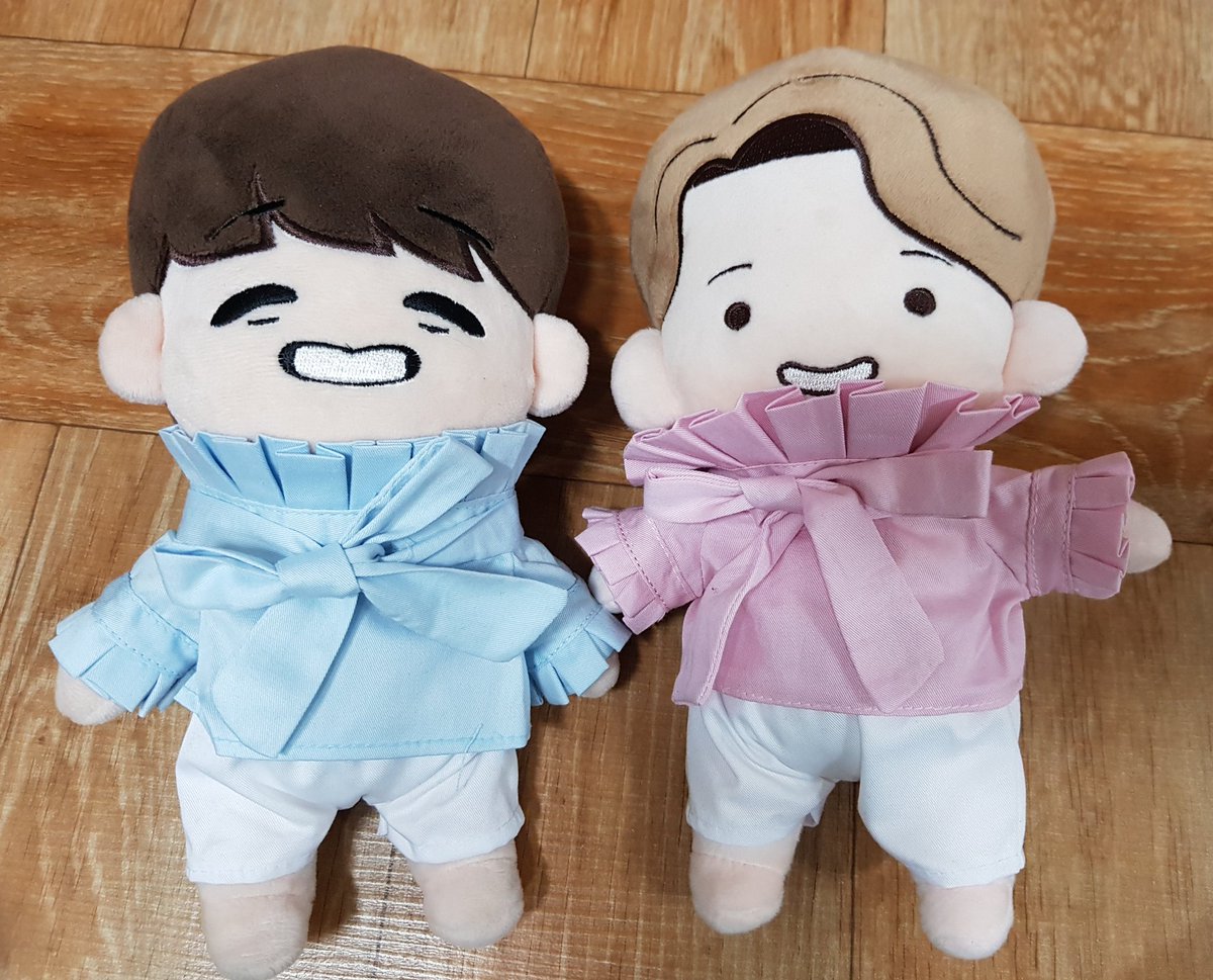 angeltonyan's tweet photo. 오늘 오리더기와 토몽이 데리고 제주도 가는디 몰 입히고 가지?
원 옷이 나으려나ㅋㅋㅋ https://t.co/4PZuCTA9Gi