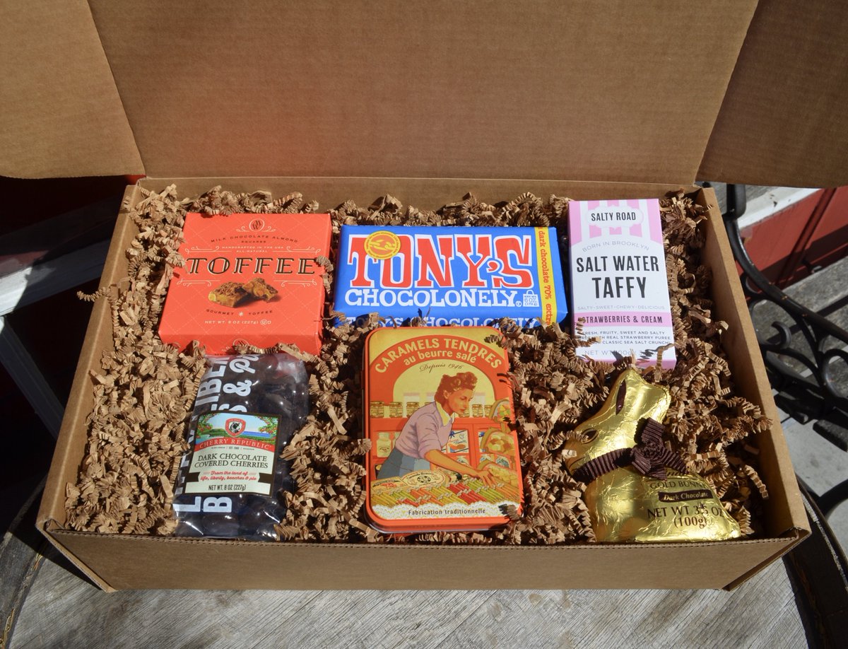 SymonsGeneral's tweet image. With Easter fast approaching, don’t forget to pick up your candy! Or this year send candy to your loved ones. We can create a perfect gift box full of treats that anyone will enjoy. #Easter #Candy #GiftBox