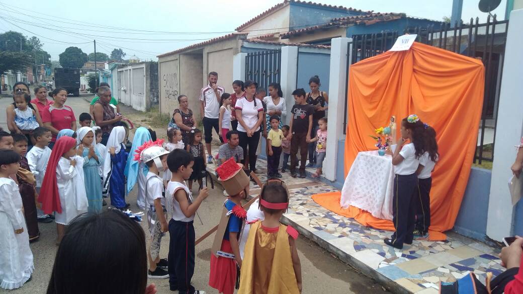 Rodolfo_CRA's tweet photo. CEI «Independencia»Punta de Piedra C.E 7.07 realización del Viacrucis Viviente rescatando y promoviendo nuestra cultura https://t.co/4E5TfkUiJM