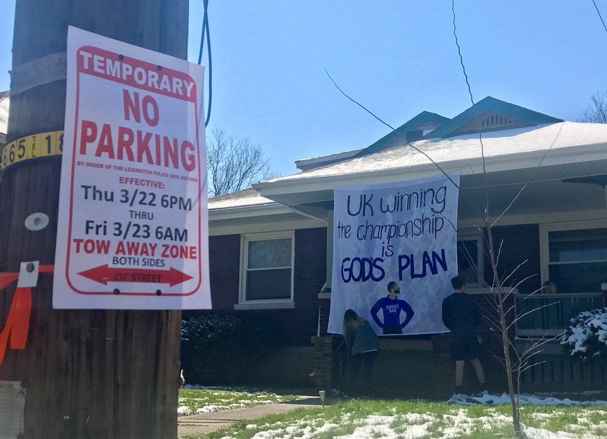 lexkypolice's tweet photo. Hopefully "God's Plan" includes moving your car if it's currently parked in the area of State and Elizabeth streets.
Temporary no parking restrictions take effect at 6 p.m.! #BBN https://t.co/kMX6RmvSXb