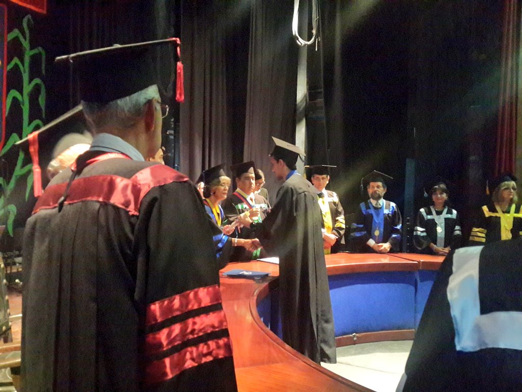 uclaista's tweet photo. Argenis León, Ing. en Informática: Gracias a la #UCLA, en nosotros siempre prevalecerán los conocimientos que nos impartieron. Los méritos que alcancemos desde hoy, serán en parte suyos, porque nos hicieron profesionales. ¡Felicidades a la #PromoLVI! Ustedes son… https://t.co/17y5VMzRfU