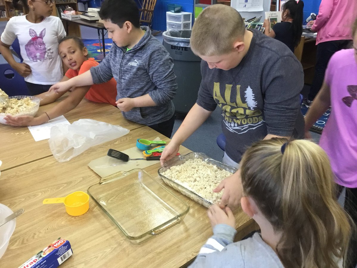SusanMc1122's tweet photo. 5th grade #PBL  @mtullamedia @swimbikerun_23 @murphjan26 https://t.co/cvIXVA6gTb